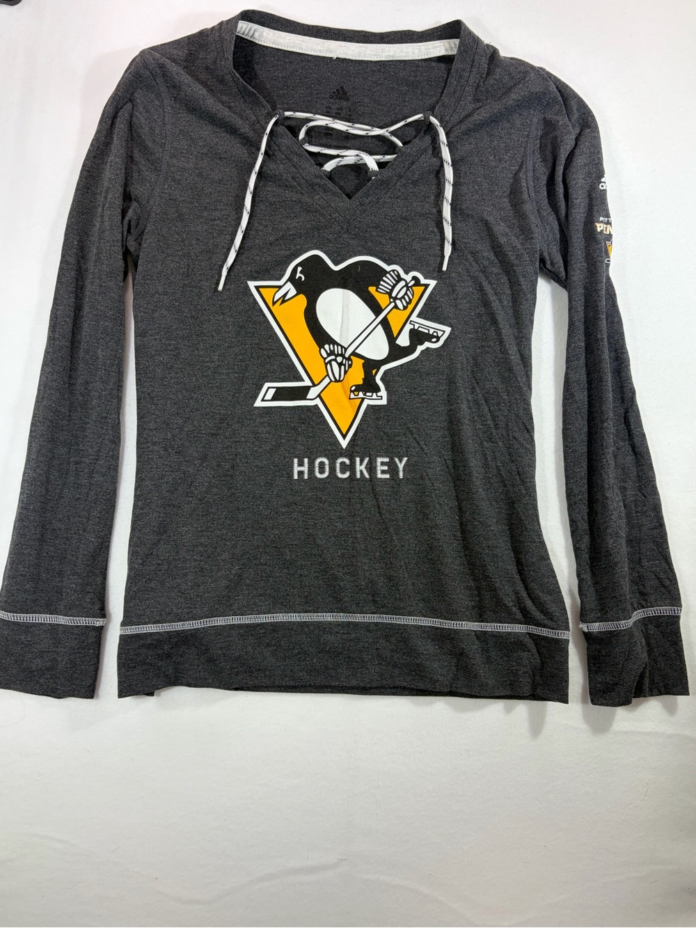 adidas Women's Charcoal Gray Long Sleeve Pittsburgh Penguins Lace-Up Hockey Tee